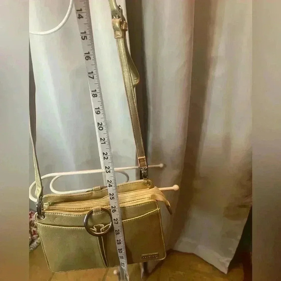 Pouchee Gold Leather Organizer Crossbody Bag - Picture 9 of 13